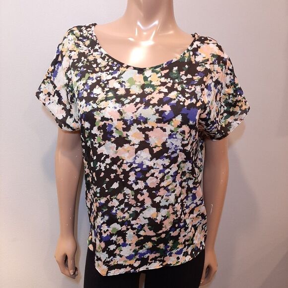 3/$20 BCBGENERATION Floral Flowy Blouse Short Sleeve Draped Open Back Cut Out - Picture 2 of 12